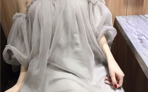 高清骚气超拽有点污图片(露肩性感锁骨女生头像)