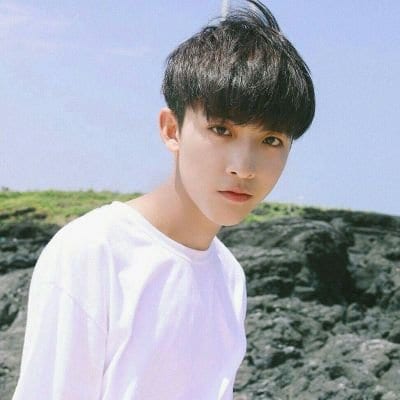 1G的大脑袋装了2G的烦恼(男生短发阳光帅气头像大全)