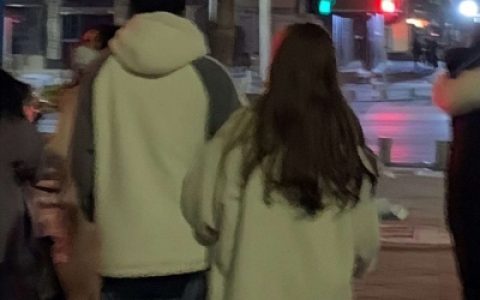 我想和你一起看日出到日落(除夕夜秀恩爱的情侣头像)