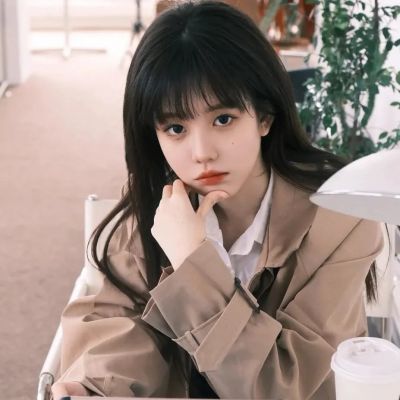 接受自己的普通然后拼尽全力去与众不同(超级的可爱又很俏皮的女生头像)