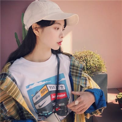 女人该笑得美纵然万般心碎(女生头像侧面长发唯美图片大全)