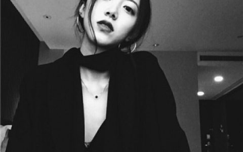眼泪流过之后转身就说再见(女生超拽高冷气质头像大全)