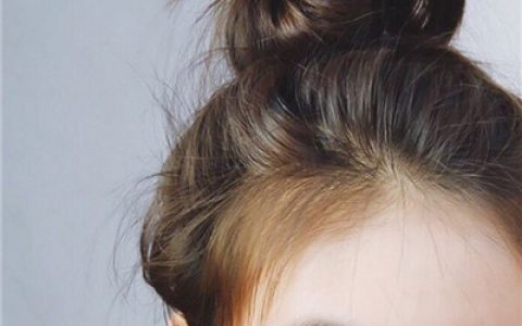 我依然相信日久见真情(性感带点妩媚的女生头像)