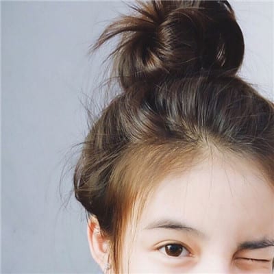 我依然相信日久见真情(性感带点妩媚的女生头像)