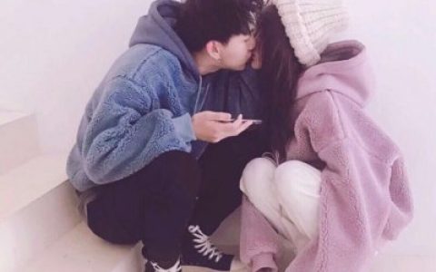幸福情侣抖阴头像一对一人一张(圣诞节情侣头像甜蜜秀恩爱)