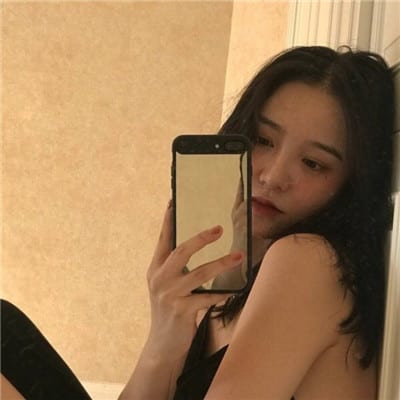 人闲屁事多矫情又(露肩性感锁骨女生头像精选)