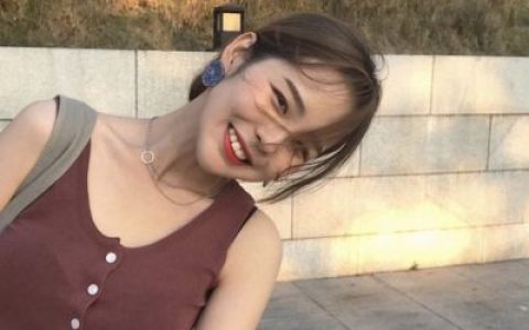 衣服要穿厚厚的看起来胖胖的让别人怕怕的(清新有意境的女生抖阴头像)