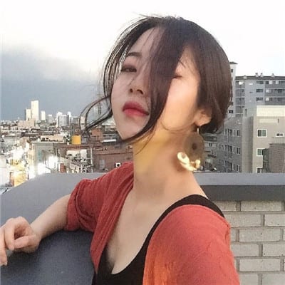 我猜你也在等一个不可能的人(漂亮的女生头像高清大图)