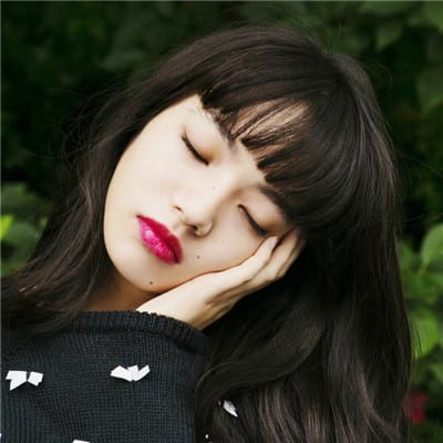 爱一个人不是在一起(日系齐刘海女生气质头像精选)