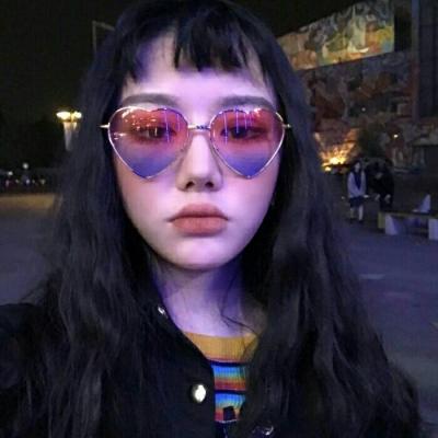 他是我一提就痛的梦(个性独特的贴吧头像潮流霸气女生)