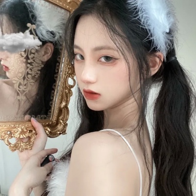 热爱的态度对待生活就是对自己温柔(优质高级的长发简约个性女生头像)