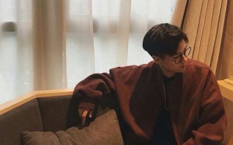 失恋一次听懂了所有情歌(青春帅气男生头像大全最新)