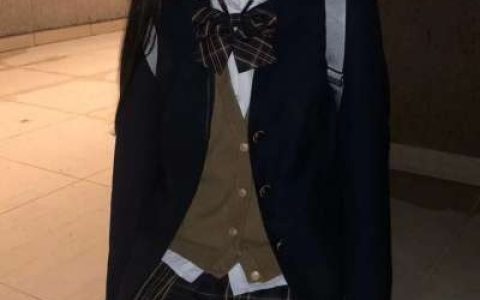 用心的等待很值得(ins风JK制服女生头像)