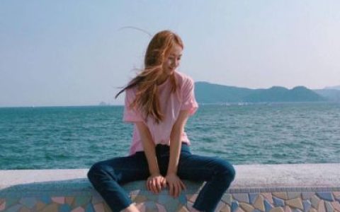 守候着我们的专属小甜蜜(好看女生头像唯美长发披肩图片)