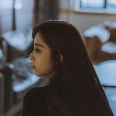 看不清的世界你就闭着眼睛走(目中无人的超拽女生头像精选)