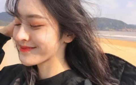 美丑不重要喜欢就好(气质女生海边抖阴头像独一无二)
