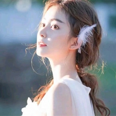 直到现在我仍不清楚我放下他没(好看的美女网红个性QQ头像)