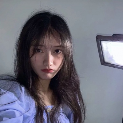 顾及你情绪的人实在难得(蓝色系女生可爱美女QQ头像)