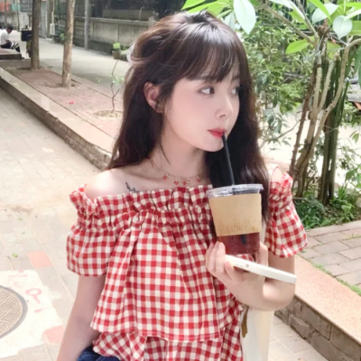 在我贫瘠的土地上你是最后的玫瑰(真人很有魅力女生抖阴头像)