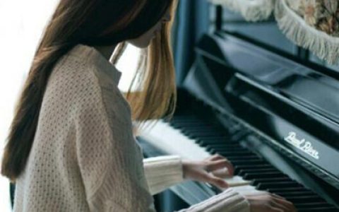 与你生老病死走到暮年古稀(钢琴意境女生头像精选)