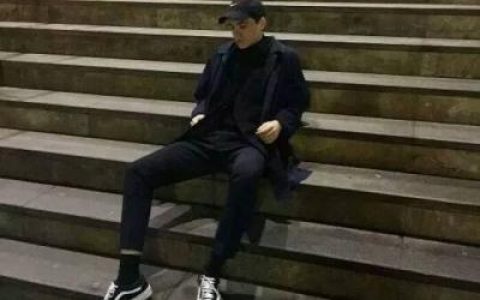 只是喜欢何必夸张成爱情(最潮抖阴头像男生头像霸气)