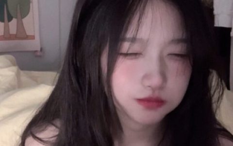 宇宙限量版售的快乐(普通自然真人头像女可爱)