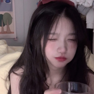 宇宙限量版售的快乐(普通自然真人头像女可爱)