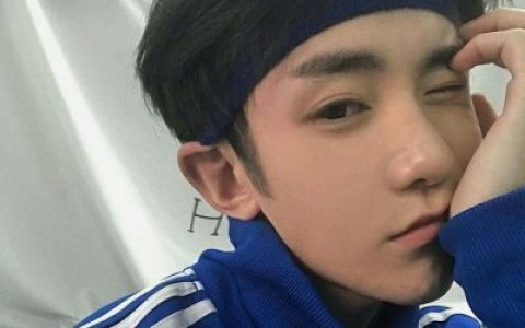 曾经小小少年到如今风度翩翩(最吸引人的抖阴头像男)