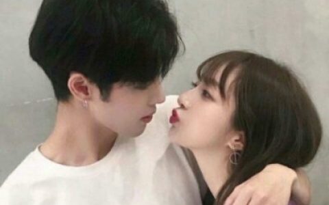 适合00后的情侣头像青春甜蜜(七夕抖阴情侣头像一对两张)