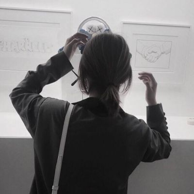 等自己够成熟再去触碰爱情(90后女生头像孤独伤感背影)图8 等自己够成熟再去触碰爱情(90后女生头像孤独伤感背影)图8