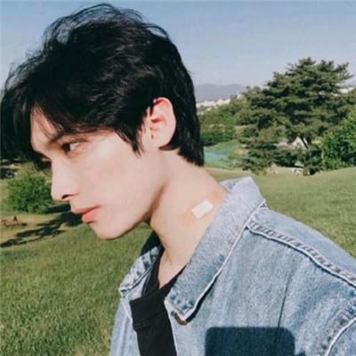 让人过目不忘的男生头像(头像男生最新图片帅气撩人的)