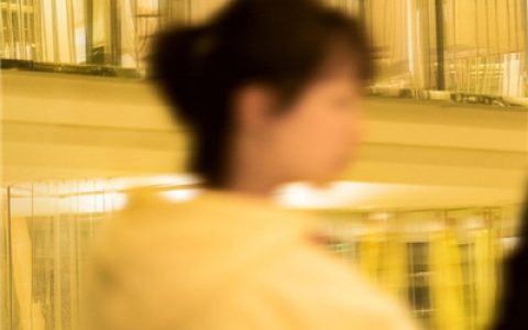 佟年韩商言cp情侣头像一人一张(亲爱的热爱的童颜夫妇情侣头像)
