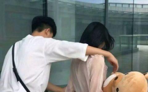 最新个性情侣头像一人一张(好看的情侣头像抖阴最火)