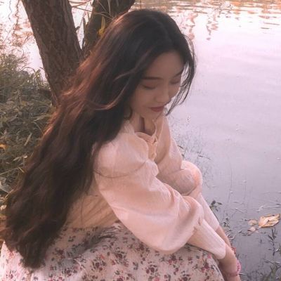 秘密多了心也就不快乐了(女生气质唯美头像陌陌高清大图)图1