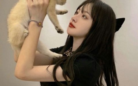 一直不回消息就是婉拒你(让人仰视的高冷女生长发抖阴头像)