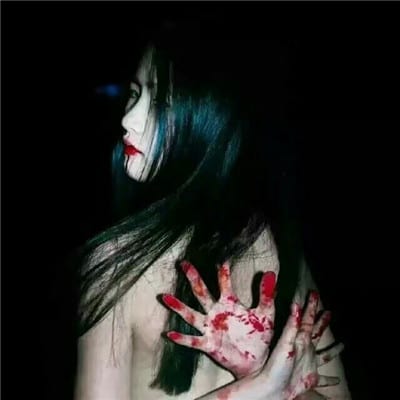 搞怪吓人的女生万圣节头像(万圣节女生恐怖头像)