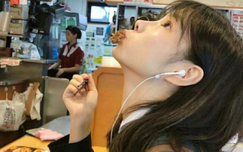 抖阴女生头像真人可爱(很萌的吃货头像女生大全)