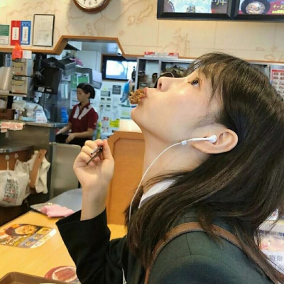抖阴女生头像真人可爱(很萌的吃货头像女生大全)