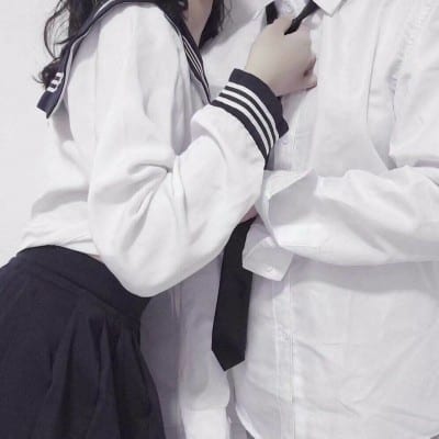 情侣头像一对双人不露脸(低调甜蜜情侣头像一对两张)