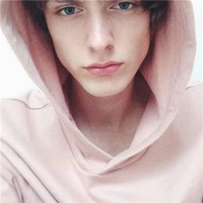 我在想你那你呢(欧美男生忧郁伤感头像)