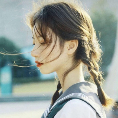 陪你度过人生的每一个四季(侧颜女生头像唯美漂亮)