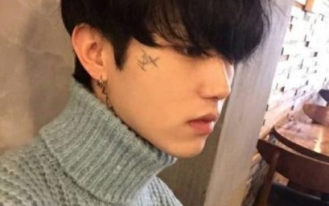 流行的帅气男生头像(男生抖阴头像精选个性超拽小丑)