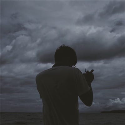 有趣的单身好过将就的爱情(男生头像背影伤感霸气)