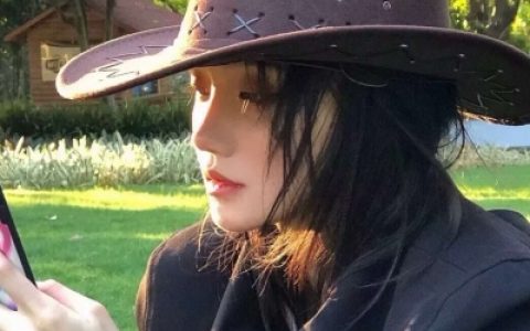 不开心的时候尽量少说话多睡觉(一组温柔的白月光女生气质头像)