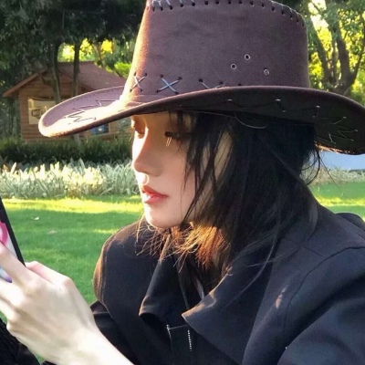 不开心的时候尽量少说话多睡觉(一组温柔的白月光女生气质头像)