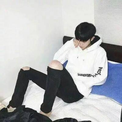 这年头感情全是走私货(最新干净帅气小哥哥微博头像)图8