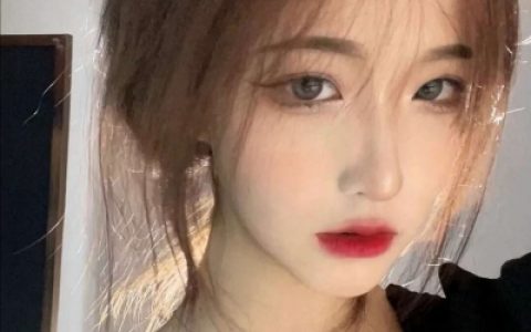 本来就不是足以让人挂念的女孩(超火超流行的清冷气质女生头像)