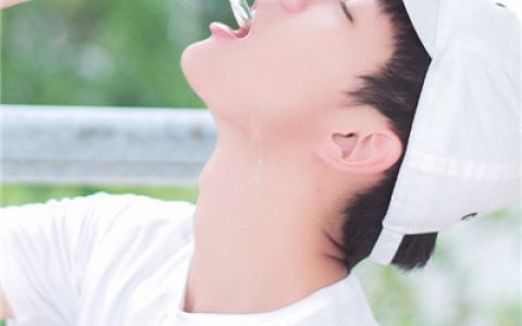 表面没心没肺心里撕心裂肺(男生帅气有意境头像精选)