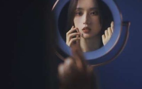 总不能还没努力就向生活妥协吧(超级有气质的女生优雅头像)