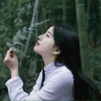 我却还停留在原地等你(最新的女生森系头像复古)